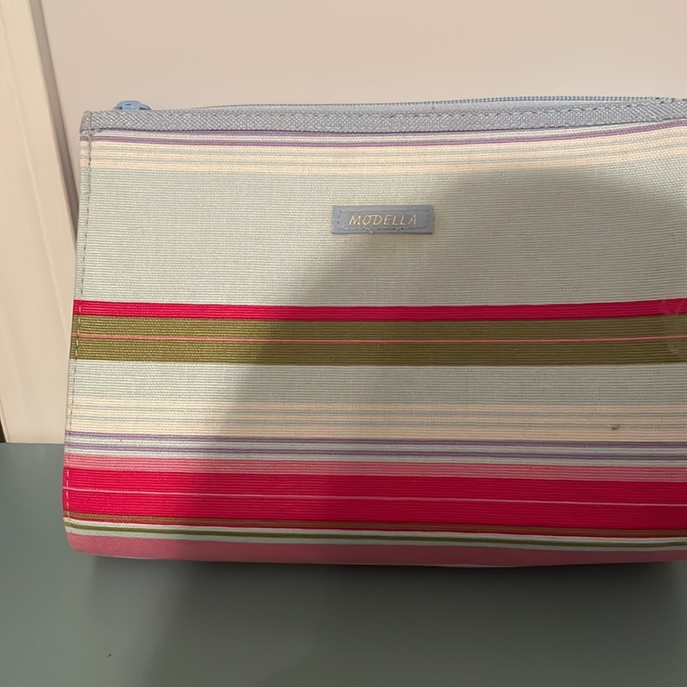 Makeup bag - Picture 2 of 5